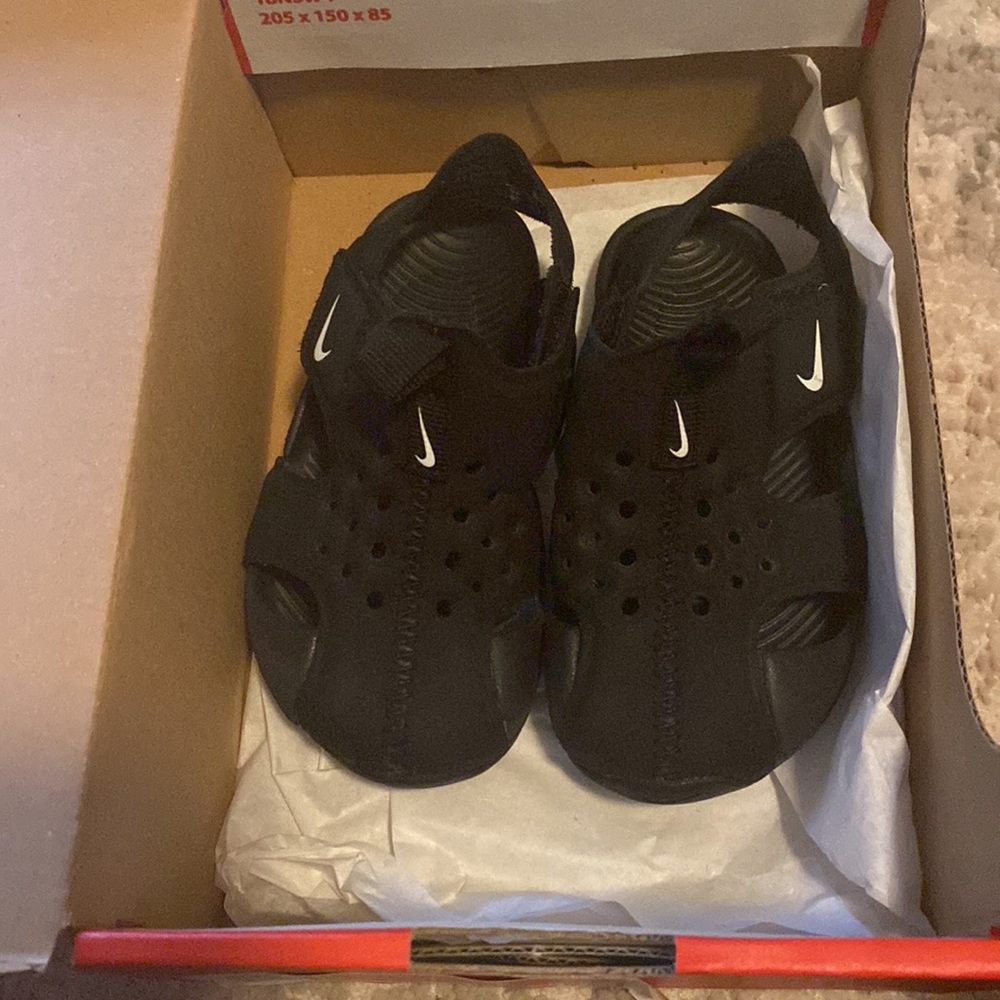 Boys Nike sandals